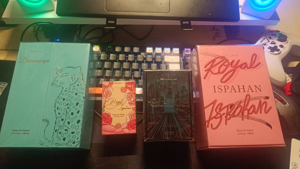 _jyy09's tweet photo. WTS ROYAL ISPAHAN 100ML, dreamscape 100ml, glitch 50ml https://t.co/JKd1bfFZkw