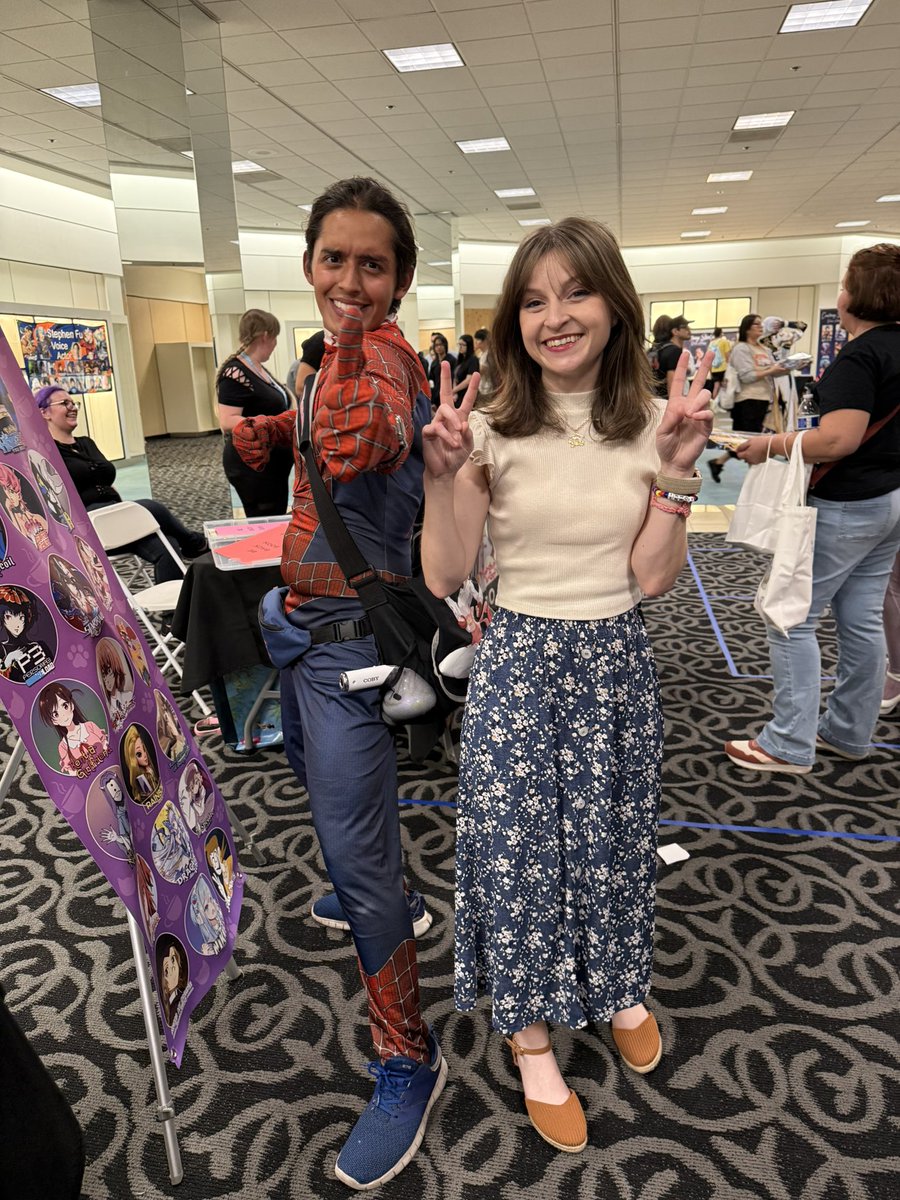 OkFather_Renee's tweet photo. @pop_umai I never thought I would ever meet Lizzie Freeman (Pomni) in person. I may not have any TADC cosplays, but I still have red, white, and blue in Spider-Man. One for JJ!!! https://t.co/F8q8ck8dPe