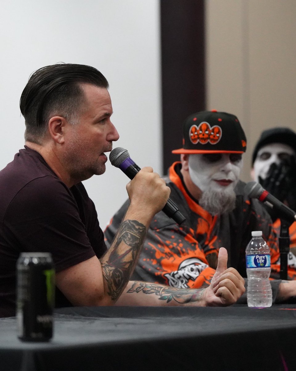 Astronomicon tweet media