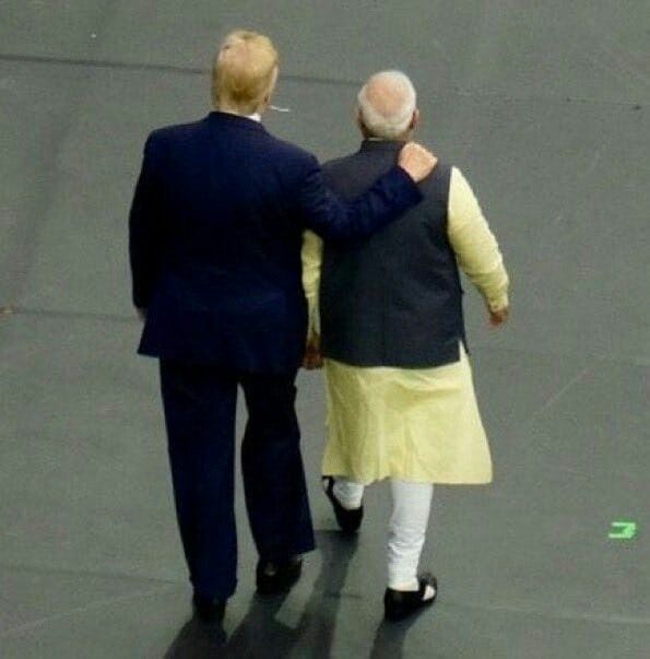 हमें पता है, मुजरिम के सभी ठिकाने,
   शरीक़_ए_जुर्म न होते तो, मुखबरी कर देते।

#EPSTEİN 
Good morning