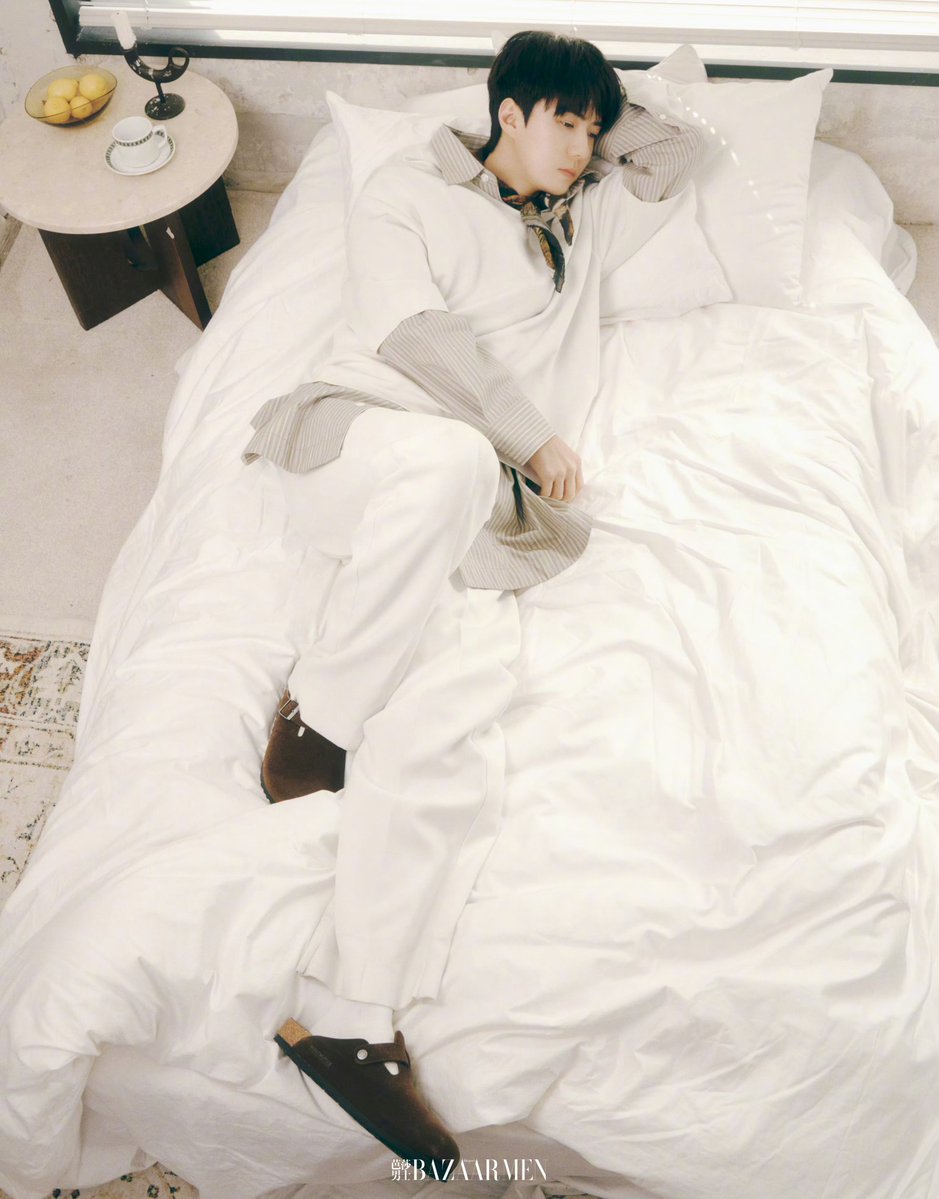 'KNOCK KNOCK!' tweet media