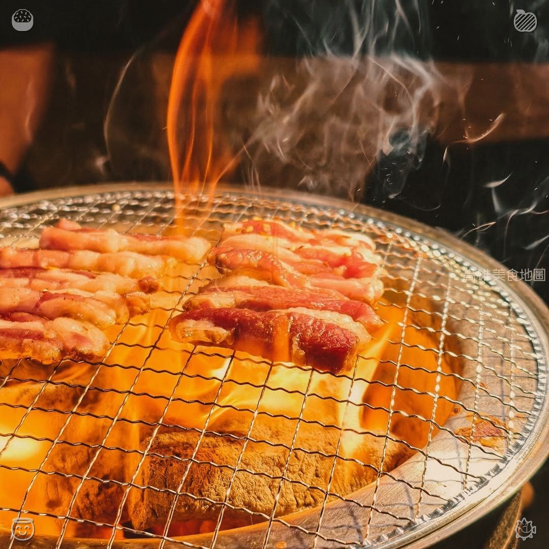 StellarHmInspec's tweet photo. 这款披萨，辛辣而令人满足，每一口都让人感受到满满的幸福感。 https://t.co/rM1yZGeo9W