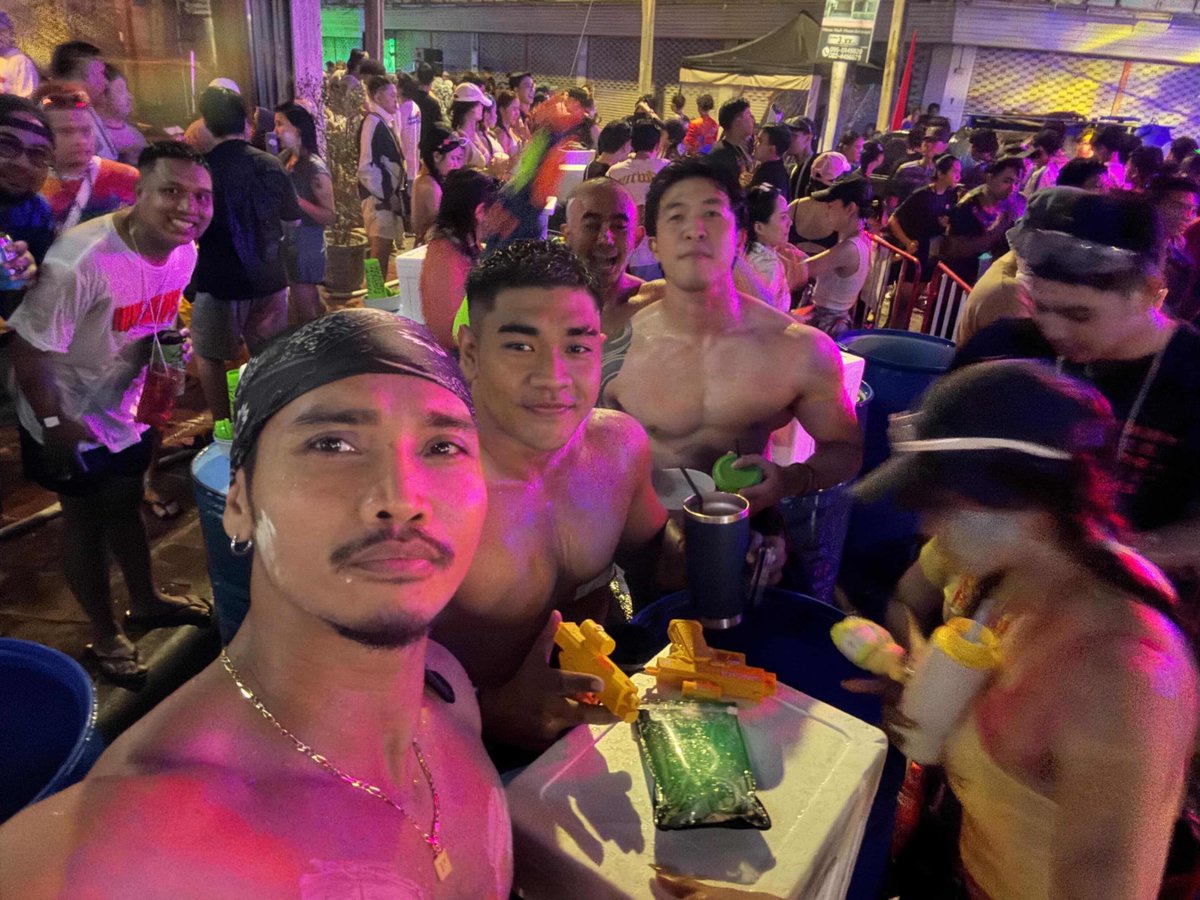 Super Mos tweet media