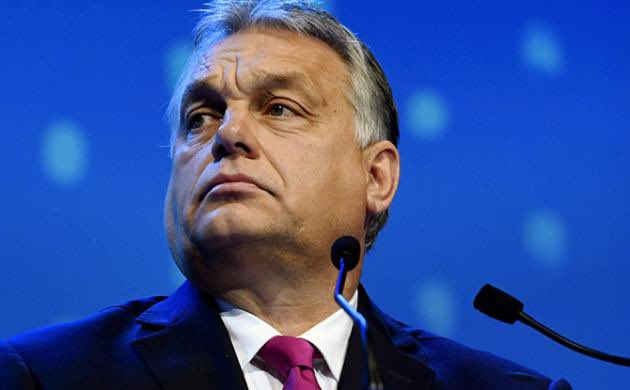 MateValtr's tweet photo. Představte si, že manipulujete volby 20 let skrze monopolizaci médií, měnění volebních pravidel a použitím peněz daňových poplatníků na volební kampaně a stejně prohrajete 🤡

Jsem rád, že nám Maďarsko připomnělo, že se někde pořád na každého lotra vaří voda. Díky! https://t.co/FcxYCA2yjY