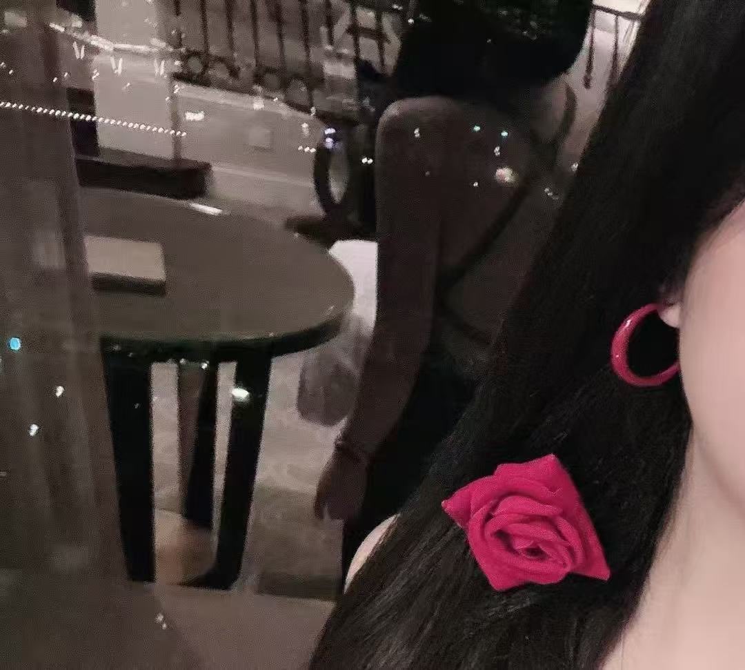 广州字母墙 tweet media