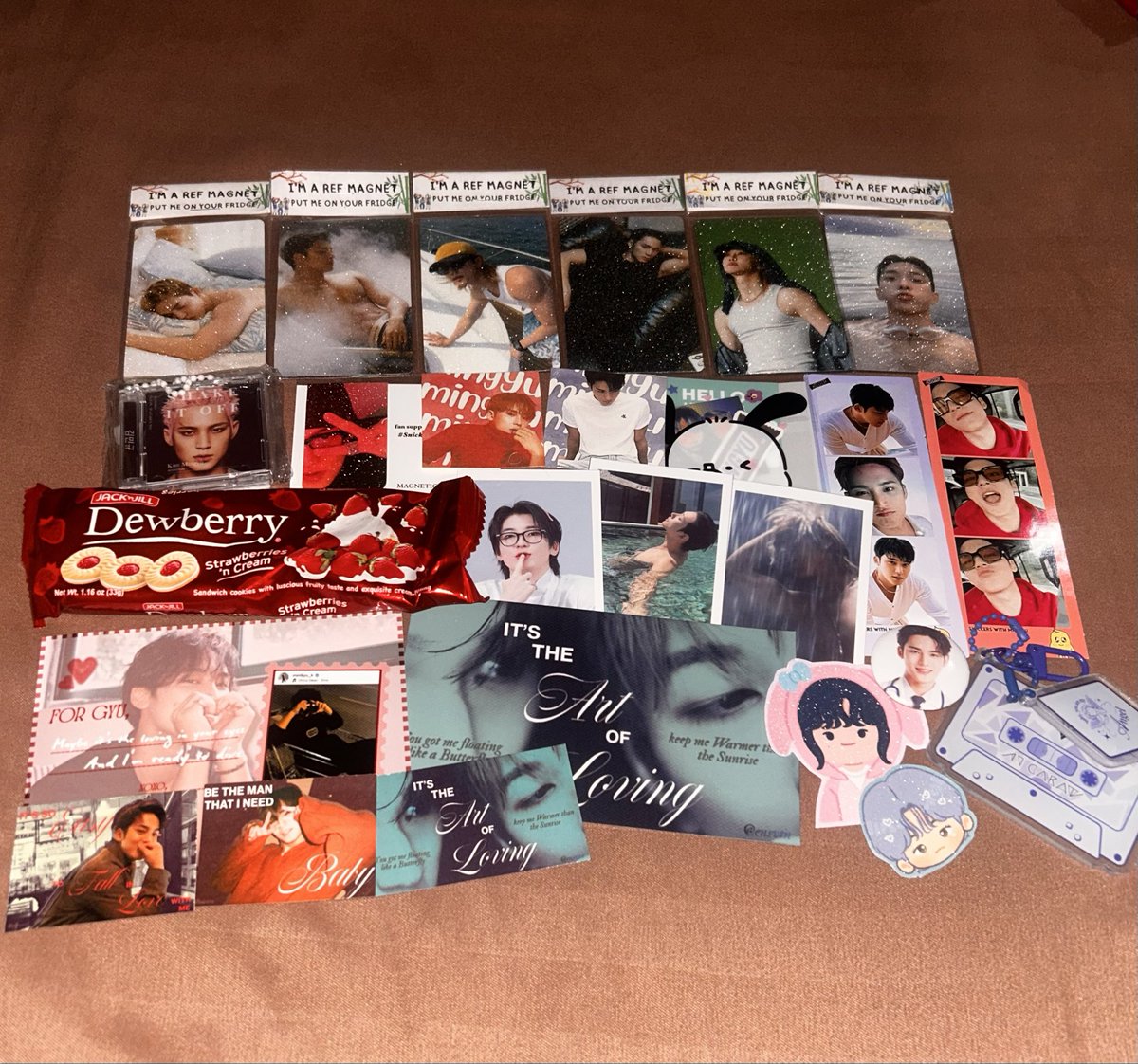 all the freebies and fan support I got from the #SNICKERSwithMINGYU event !! worth it ang (almost) isang linggo sa araneta 😆 thank you so much poo 🥹