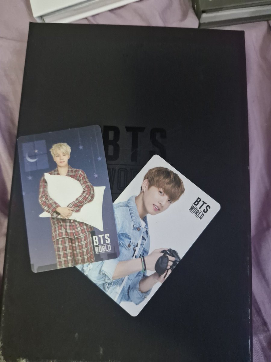 linakysr's tweet photo. 𝟮𝟬𝟮𝟱 ⋆˚꩜｡

Perdida do ano passado tb, mas achei o BTS world original para comprar por um preço muito acessível, sendo que é um álbum mais raro. https://t.co/QBTsqfh9wv