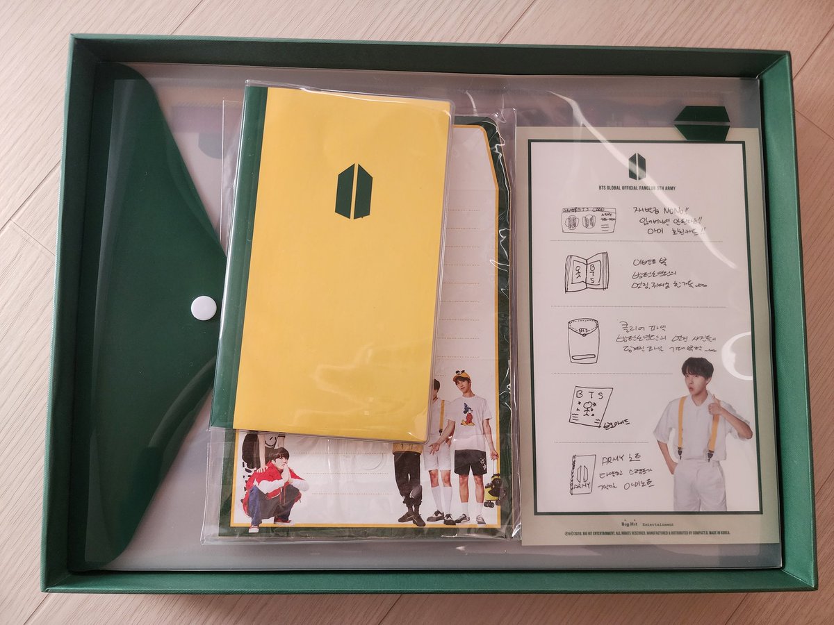 foxstar613's tweet photo. 방탄 아미 멤버쉽 키트 army membership kit
1.5
내용물 확인차 개봉 후 암실보관
내부 상품 미개봉
아이디카드 제외
방탄소년단 알엠 진 슈가 제이홉 지민 뷔 정국
bts rm Jin Suga J-hope Jimin v jungkook
https://t.co/H1SD3RFqGs https://t.co/79yzqpKMqH