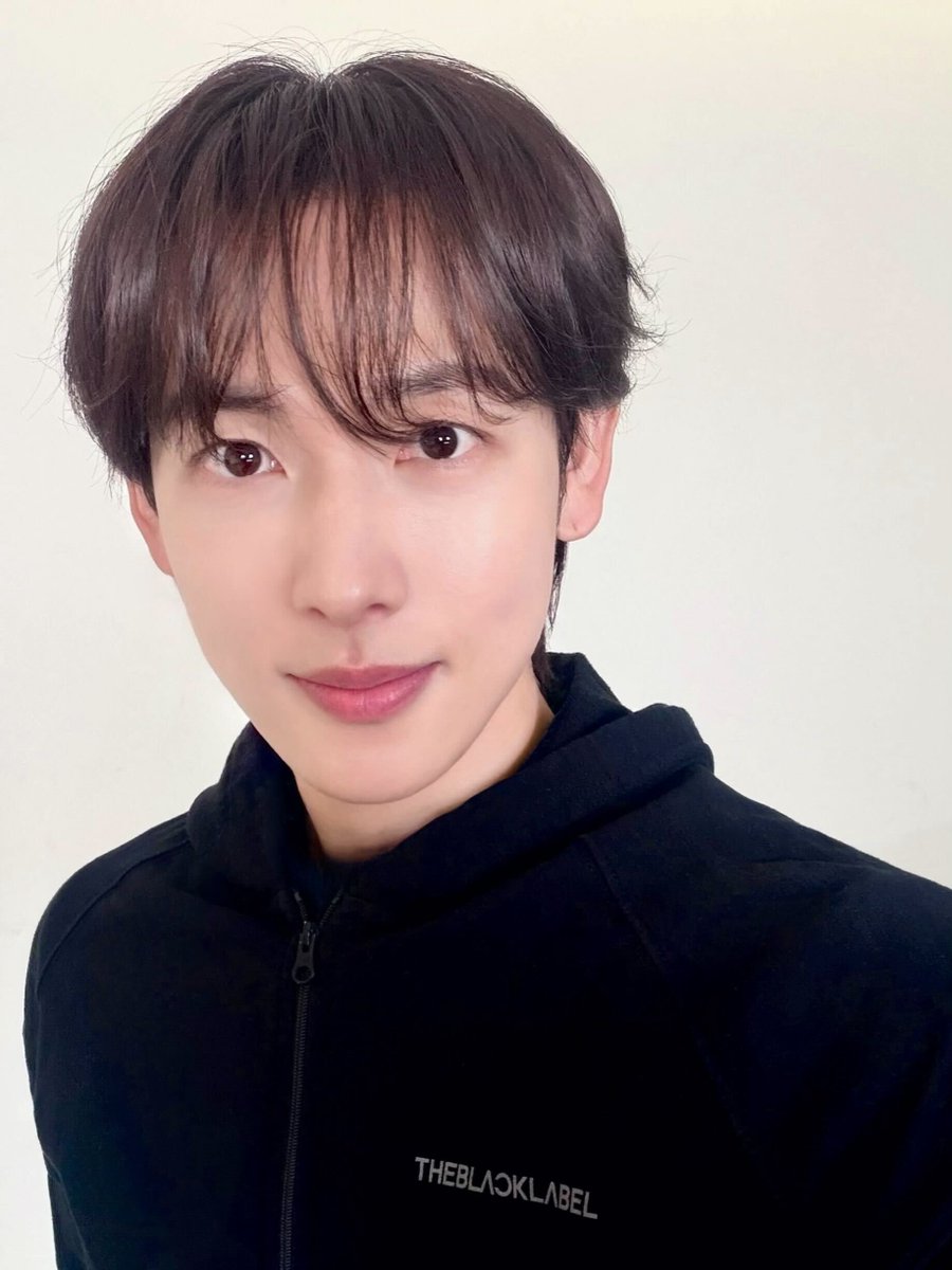 𝑇𝑢𝑒𝑠𝑑𝑎𝑦 𝑇𝑎𝑠𝑘 𝐷𝑎𝑦 🧑‍💼💼

#YIMSIWAN #임시완
#THEBLACKLABEL #더블랙레이블