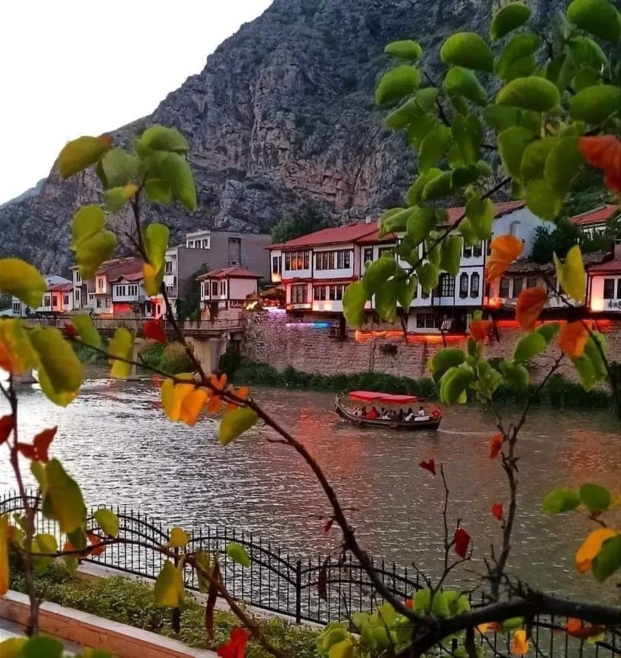 0_NoktasiTrader's tweet image. Günaydın Emek veren, çabalayan, hayatın her alanında alın teri döken herkese, İşine gidenlere, okul yolunda olan sevgili öğrencilerimize, evinde yoğun tempoyla koşturanlara kolaylıklar diliyorum.
#borsa #Savaş #petrol               #Hürmüz