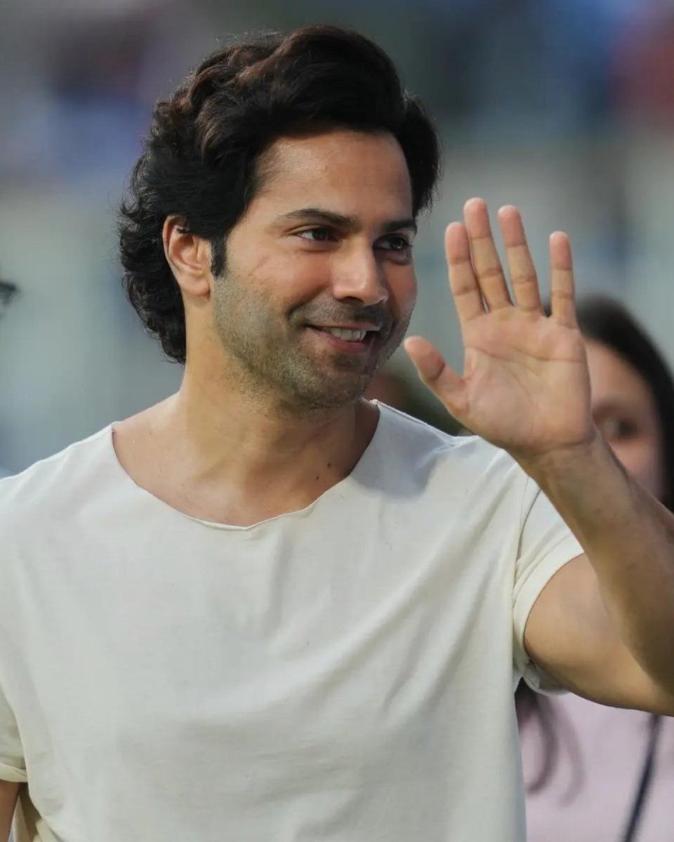 IIFA's tweet image. Star-studded evening at Wankhede Stadium ✨ Kareena Kapoor Khan, Saif Ali Khan with their family and Varun Dhawan spotted at the MI vs RCB IPL match yesterday.

#IIFA #Bollywood #IPL2026 #BollywoodCelebs