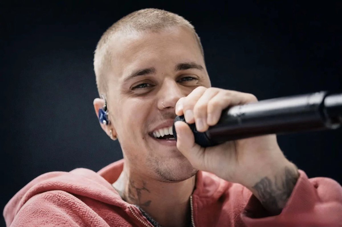 beaniscutie's tweet photo. my favorite smile. 🥹 
                                                        love him forever. 

he’s so happy. life is good again. https://t.co/mhHZwk1HMZ
