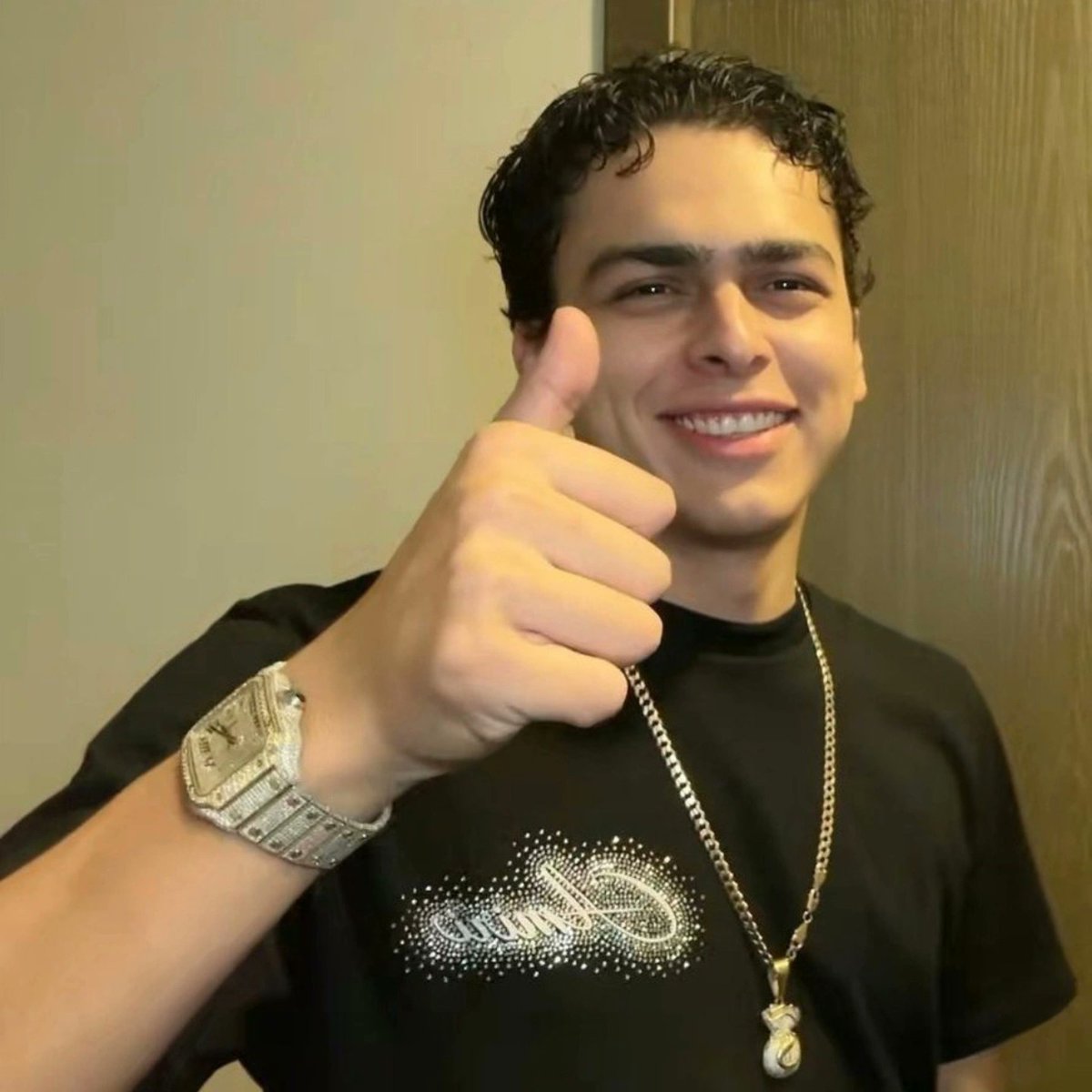 off _§en4 tweet media