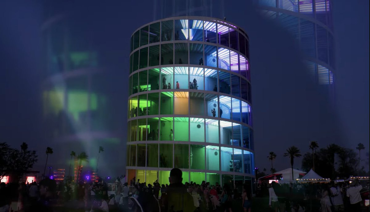 コーチェラ今年も配信ありがとうございます🌴圧倒的資本主義💰️に愕然としつつもやっぱり小さいステージの知らないアーティストとの出会いは格別✨️