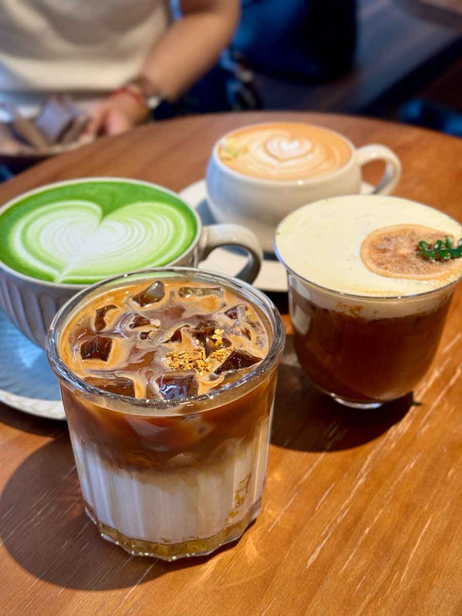 eliskaann's tweet photo. Chasing sunsets u0026 sipping iced coffee—perfect lazy afternoon vibes https://t.co/ZgBIojLhTS