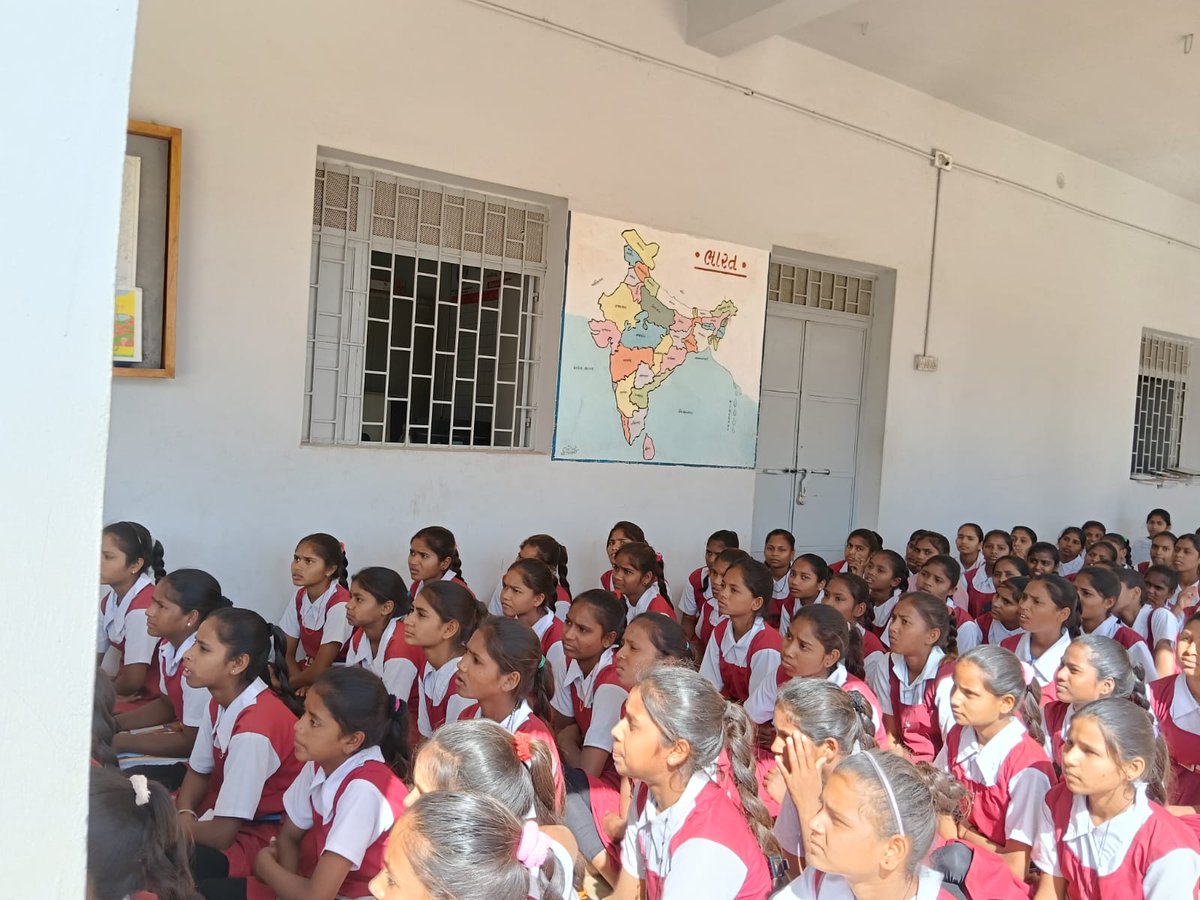 InnovationIP_BK's tweet image. Empowering young minds at Khemrajia High School, Amirgadh 💡
Students actively participated in an IPR awareness session, exploring the value of ideas, creativity, and innovation.
#IPR #InnovationIndia #StudentEngagement #EducationMatters #FutureInnovators #LearningByDoing