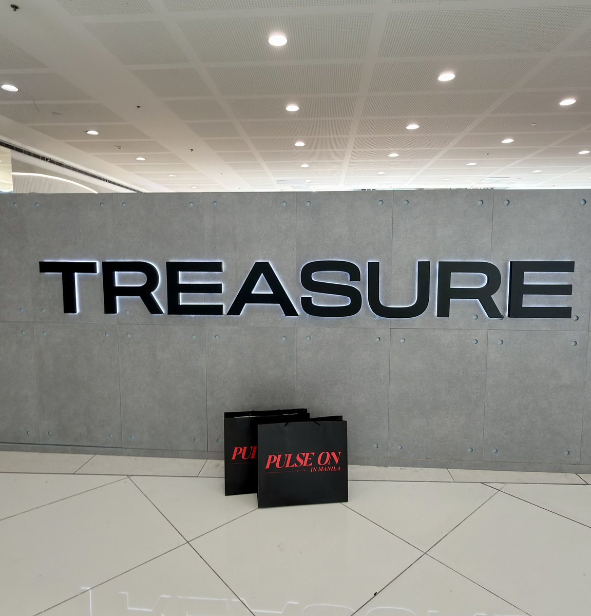 TREASURE HD tweet media