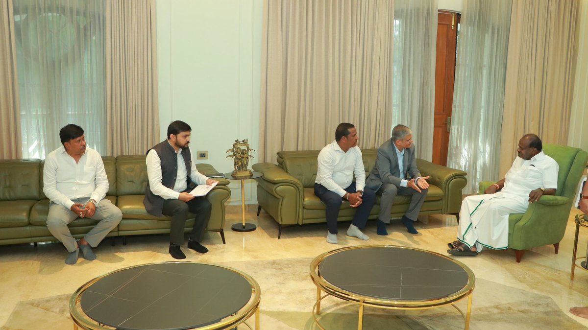 hd_kumaraswamy's tweet photo. Held discussions with Shri Pravin Saraf avaru, Managing Director & CEO of Exide Energy Solutions Limited, and Shri Navneet Singh avaru, Head - Government Relations, EESL.

The delegation briefed on the establishment of a lithium-ion cell manufacturing gigafactory in Bengaluru, representing a significant advancement in India’s energy storage ecosystem.

Such initiatives will play a crucial role in strengthening domestic manufacturing capabilities and accelerating the transition towards sustainable mobility.

#MakeInIndia #EnergyTransition #EVIndia
