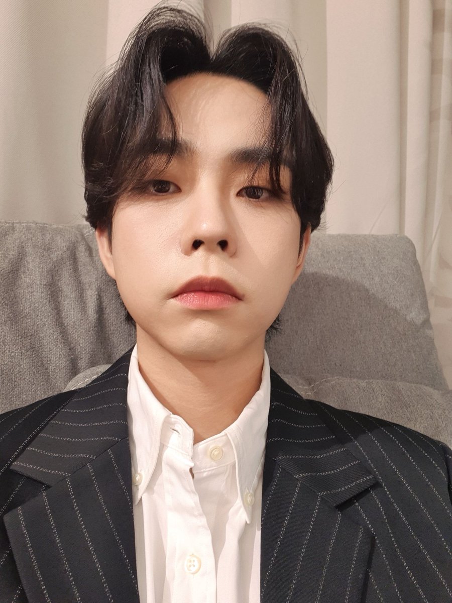 왈르르 tweet media