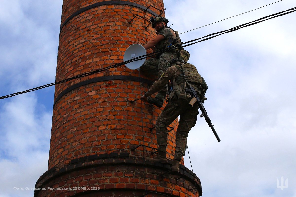 1team1fight_org's tweet image. 🇺🇦 Bravery like this lights the path to our #freedom.

📸: Alex Rykhlytsky, Press Officer of the 22nd Mech Brigade.

#OneTeamOneFight  
@Dmitro7607 @DmytroKovalchu5