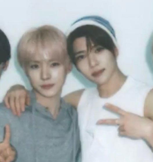 ⩌⩊⩌ tweet media