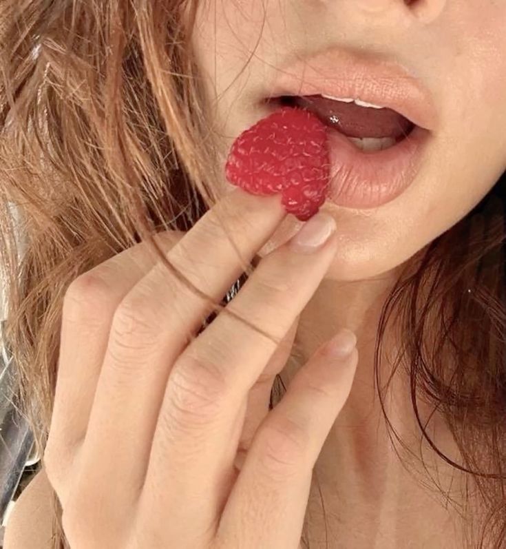 bilbilbites's tweet image. ⋆｡‧˚ʚ🍓ɞ˚‧｡⋆ YOU CAN ONLY EAT RASPBERRY FOR A DAY: WHAT YOU PICKING? FUN FOOD POLL
#InteractiveThread #Raspberry #SweetTreats #FoodPoll