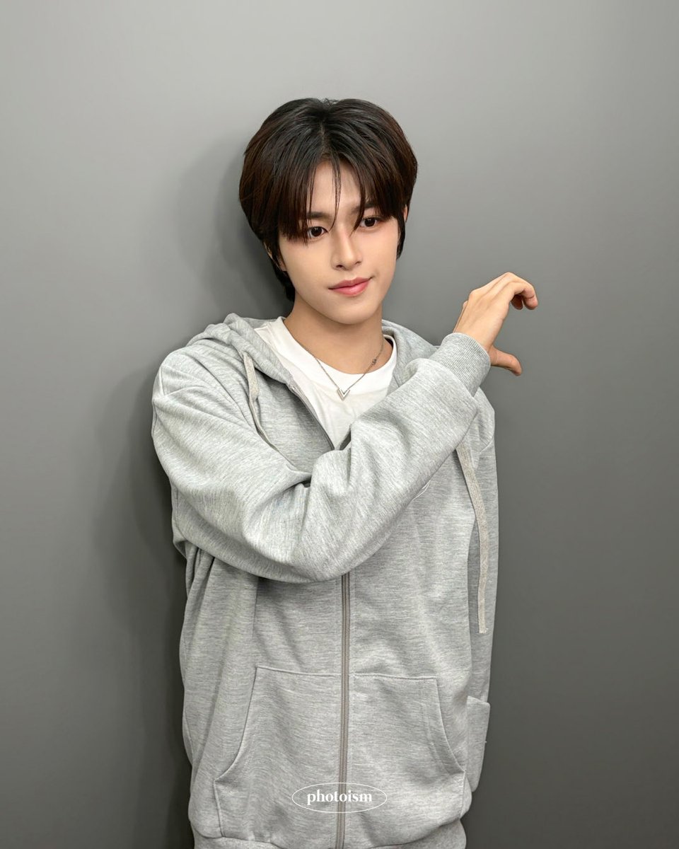 PHOTOISM BEHIND tweet media