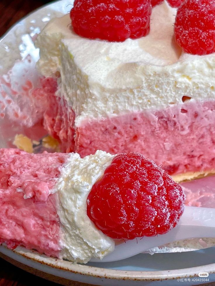 bilbilbites's tweet image. ⋆｡‧˚ʚ🍓ɞ˚‧｡⋆ RASPBERRY DESSERTS FOOD POLL
#Raspberry #Dessert #Sweets #SweetTooth #SweetTreat #FoodPoll