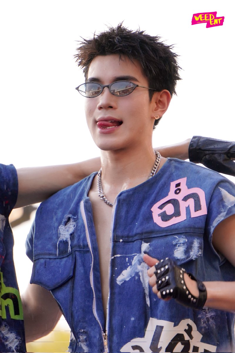 📌 #KingPowerSongkran2026

ฉ่ามม " เจมีไนน์ - โฟร์ท  " บนขบวนรถพาเรด เปิดเทศกาล “อภิมหาสงกรานต์รางน้ำ THE JOY OF THAI ตะลุยสุข สนุกไทย”💦

GEMINIFOURTH SONGKRAN KPW
#SuperFluid2026xGEMINIFOURTH
 #Gemini_NT #Fourthnattawat 
#อภิมหาสงกรานต์รางน้ำ
