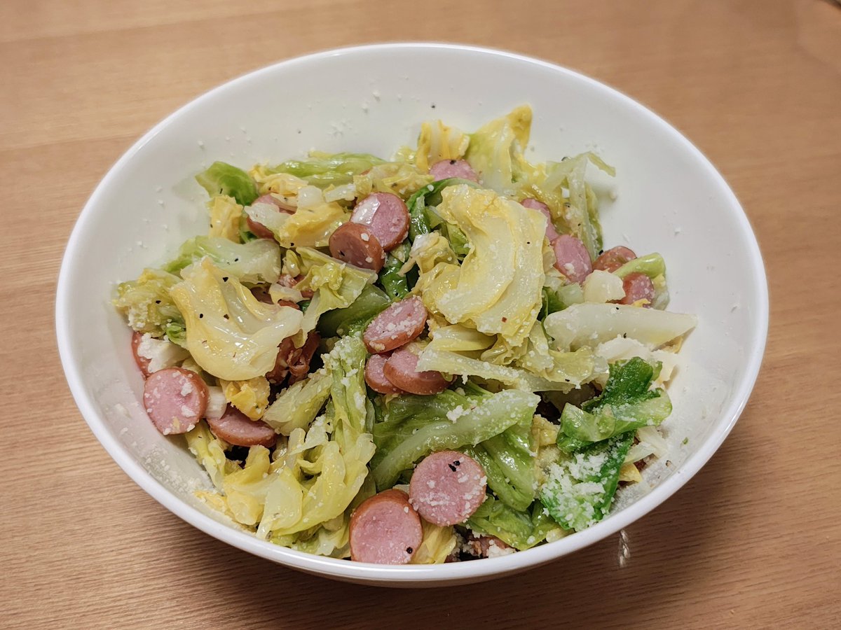このレシピ、すごく簡単な上美味しいので、おうちにカンタン酢がある方はぜひお試しを〜！
やわらかキャベツでも（？）できるよ&amp;ベーコンはウィンナーでもOK

レンジで！春キャベツとベーコンの無限ペッパーサラダのレシピ・作り方 ｜ おうちレシピ | ミツカングループ share.google/PKD02dMMFf8vug…