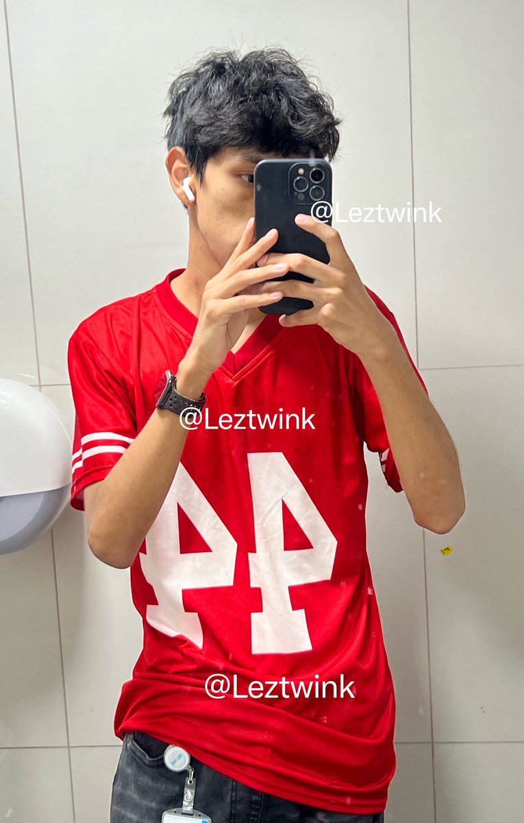 Lez tweet media