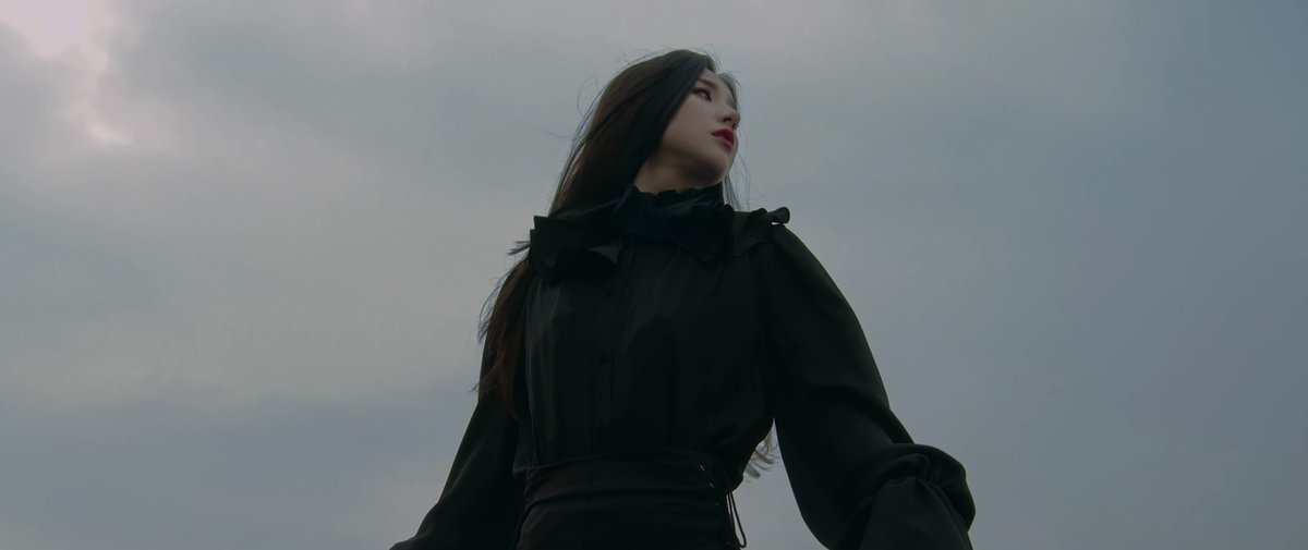 𝑒𝓋𝑒 tweet media