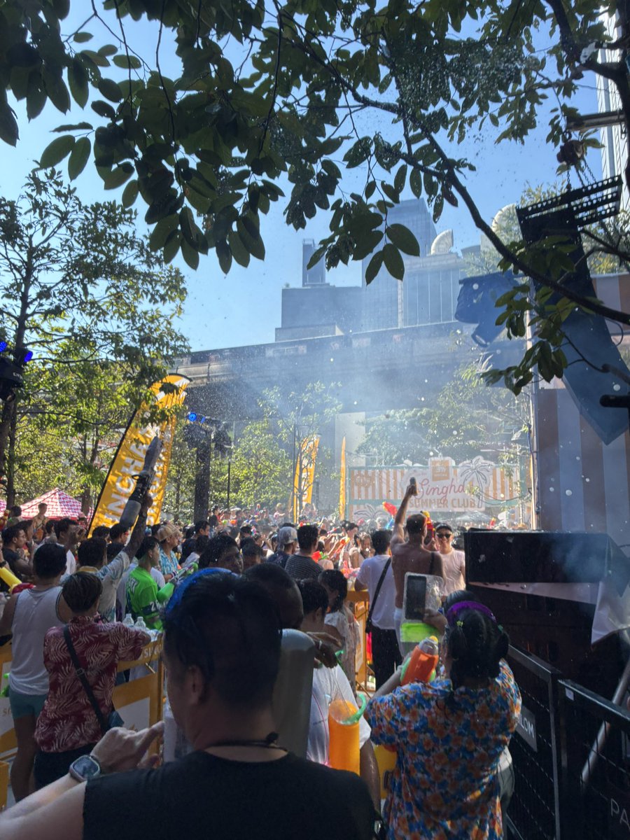 プチレア tweet media