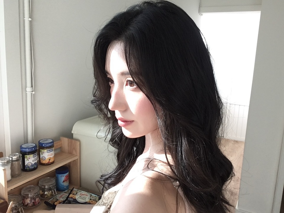 tequiereal's tweet photo. 260413 Xiyeon instagram update (7p)

"guling guling" https://t.co/9SPGyDL6zI