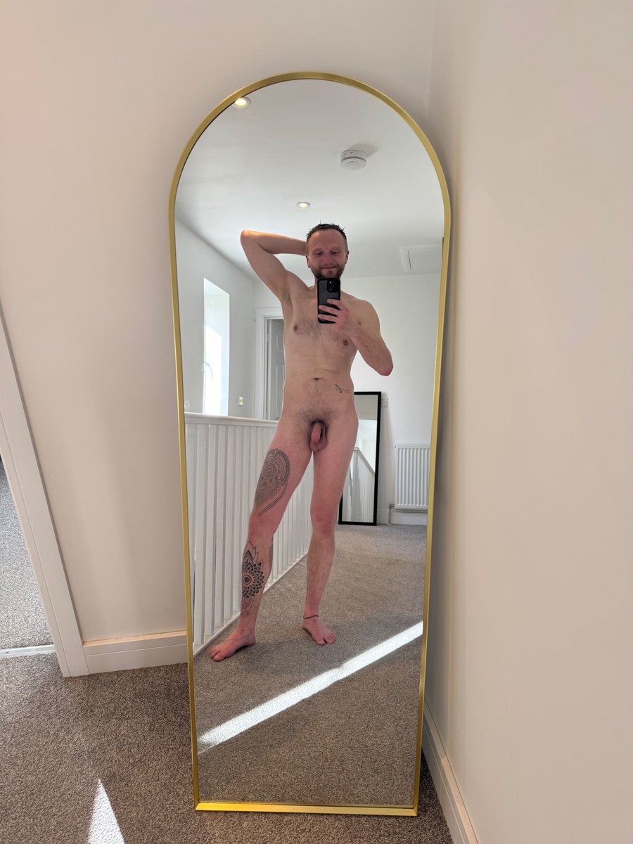 we got a new mirror so it only felt right to take a post shower selfie...