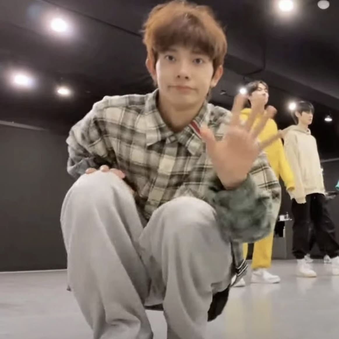 WaterHeely tweet media