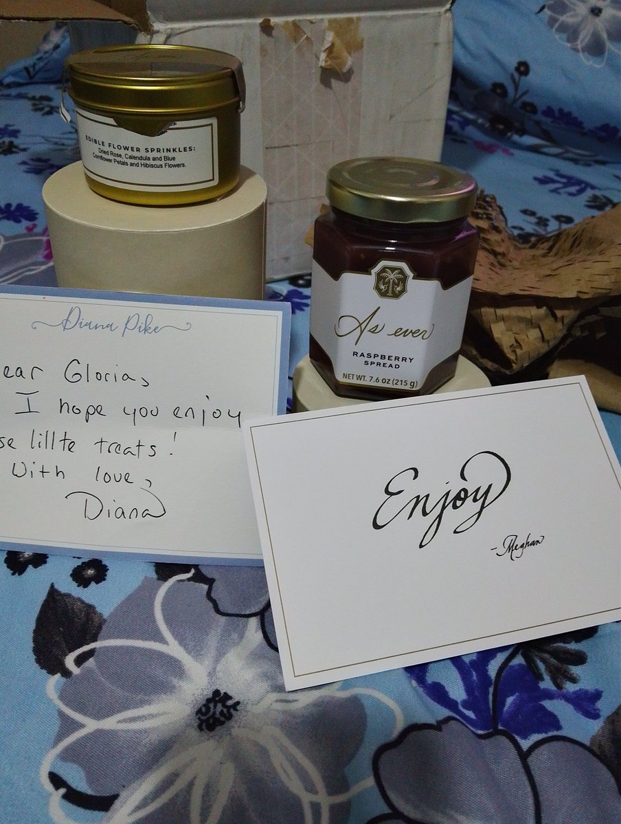 GloGoonerette's tweet photo. I’m actually in shock right now 😭💖
A fellow Squaddie from the USA sent me Asever products… ALL THE WAY to me!!! Like… do you understand how far that is??? 🥹
The jam, the flower sprinkles… everything is so beautiful and thoughtful and I’m just here 1/ https://t.co/Qb3JxVtG8c