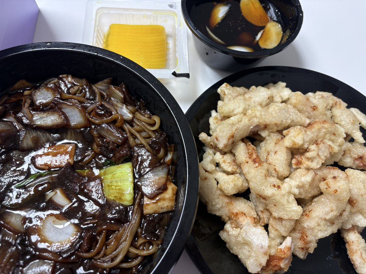 재혀니 라이브 보고 계속 먹고싶던 짜장면 드디어 먹었어요😋