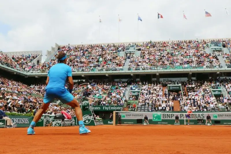 Mixaficiones's tweet image. 🎾 La tierra batida vuelve a París del 18 de mayo al 7 de junio de 2026. El #RolandGarros se convierte en el epicentro mundial del tenis con el ambiente  de la Philippe-Chatrier, que hace de este #GrandSlam uno de los torneos más especiales 🎾mixaficiones.com/viajes-deporti…