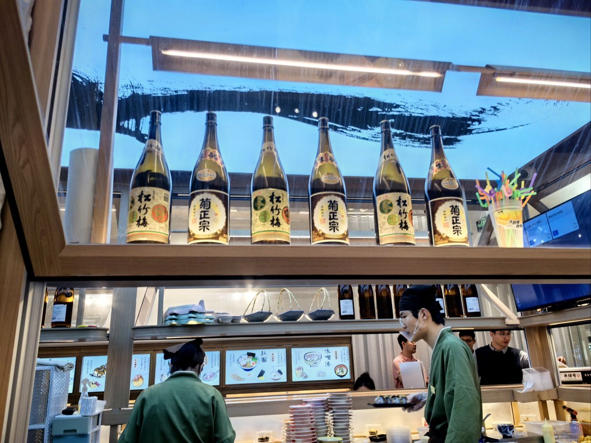 Thaddeus Moore tweet media