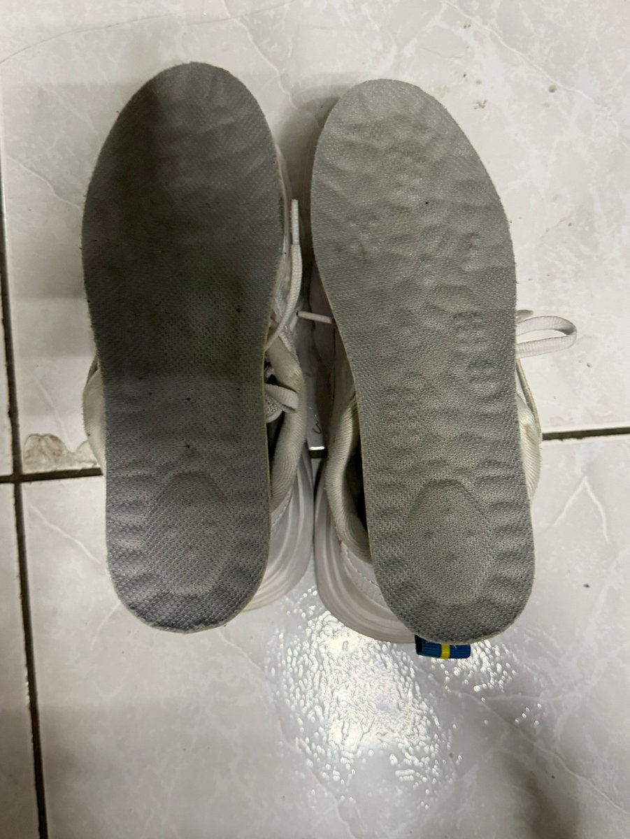 妍妍 Yan Yan 🐰 ｜ 19歲女大學生 ｜ 原味襪子 tweet media