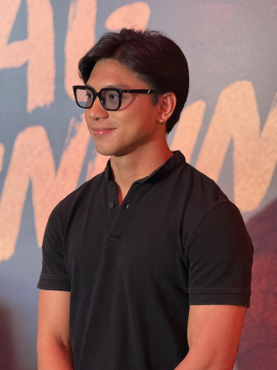 pelikulamania's tweet image. #RoyceCabrera at the red carpet premiere of 'HUWAG KANG TITINGIN.'

#HuwagKangTitingin
#HKTPremiereNight @GMAPictures