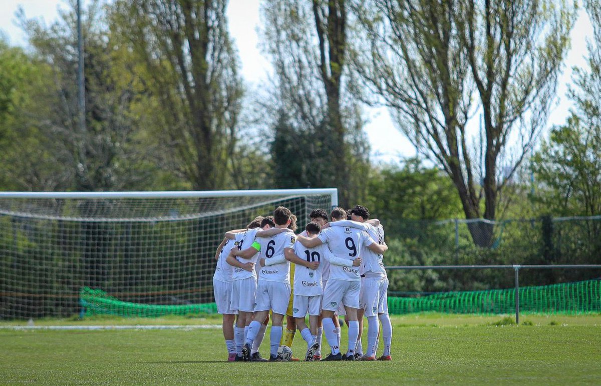 CaerauElyFC's tweet image. Some more snaps from our title winning clash against @BaglanDragons yesterday📸

Credit to @mccapturesss 

#ONerthINerth

@CymruLeague @FAWales @YClwbPelDroed @FutbologyWales @CVSFA @oceanparkarena1 @No1St_Davids @Cymruleagues18 
#developmentteam #reserve #football #caerauely
