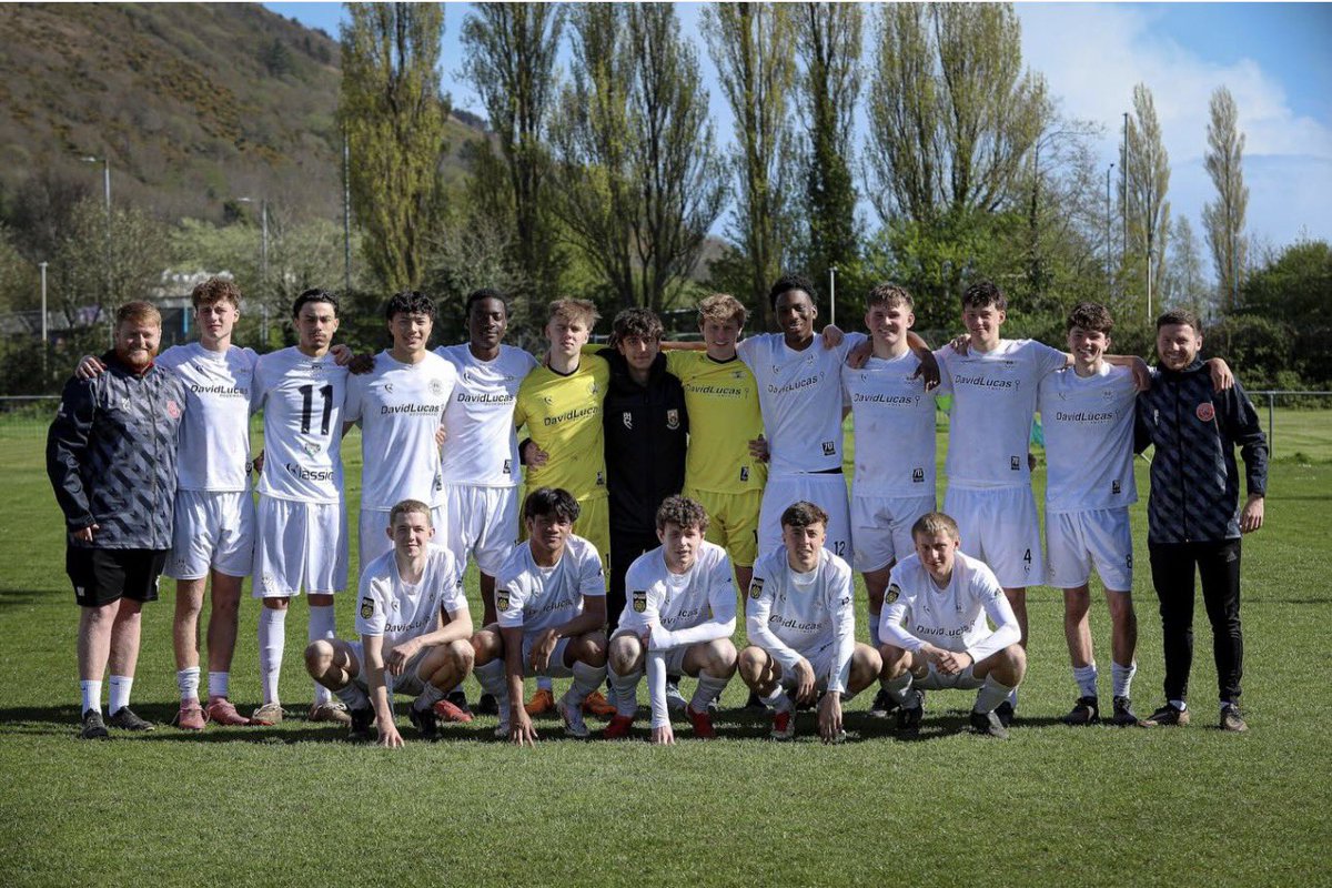 CaerauElyFC's tweet image. Some more snaps from our title winning clash against @BaglanDragons yesterday📸

Credit to @mccapturesss 

#ONerthINerth

@CymruLeague @FAWales @YClwbPelDroed @FutbologyWales @CVSFA @oceanparkarena1 @No1St_Davids @Cymruleagues18 
#developmentteam #reserve #football #caerauely