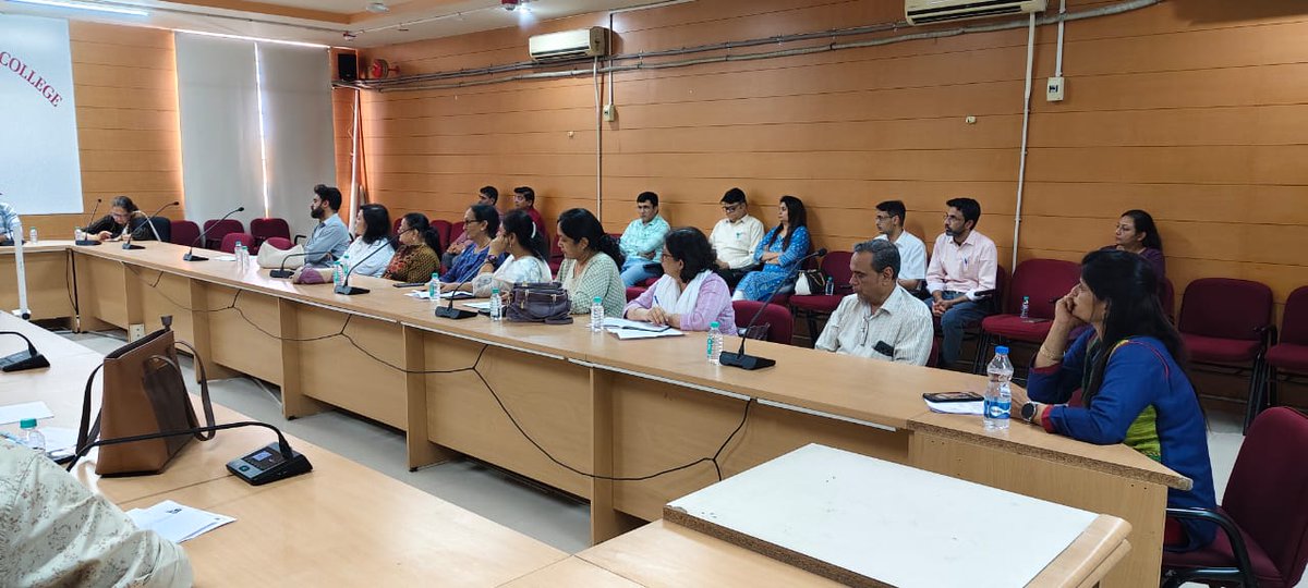 હોસ્પિટલ ખાતે વિવિધ કંપનીઓ તેમજ સેવાભાવી સંસ્થાઓ દ્વારા તબીબી સાધનોના ડોનેશન અને  મહત્તમ ઉપયોગ તથા હોસ્પિટલને જરૂરિયાત હોય તેવા સાધનો માટે તમામ વિભાગના વડાશ્રી સાથે મીટીંગનું આયોજન કરવામાં આવેલ હતું.