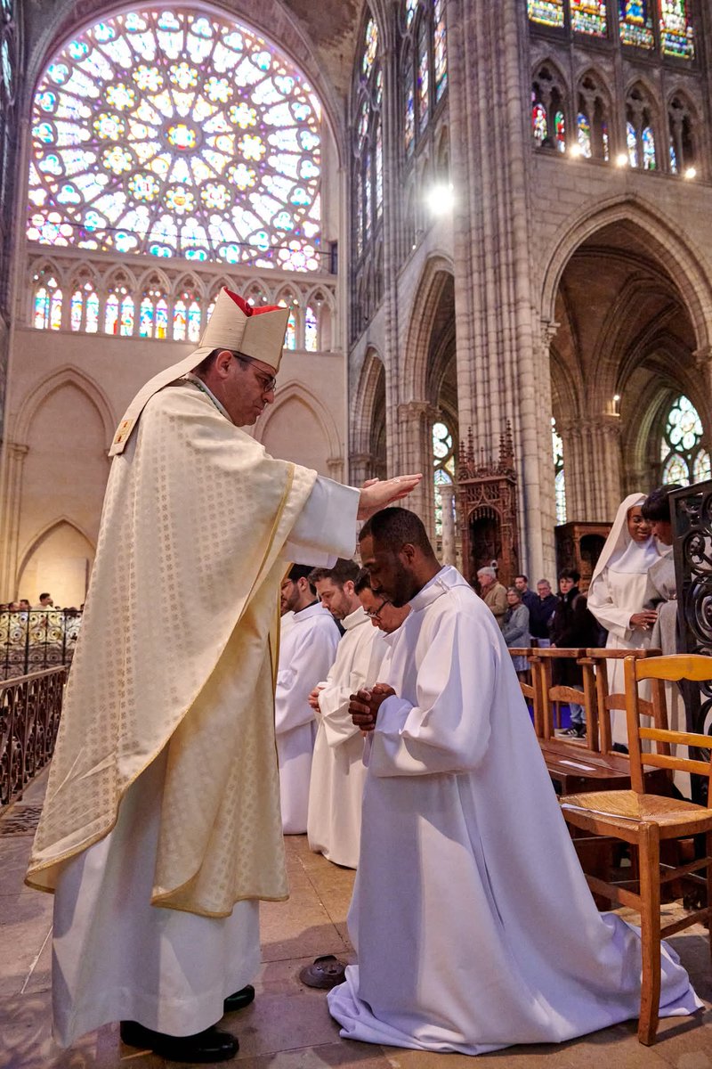 InfoEglise93's tweet photo. Joie pour le diocèse et pour Mgr Guillet d'avoir célébré le 11/04 l’ordination diaconale &amp; presbytérale de 18 compagnons @Jesuites et de l’Ordre hospitalier de St-Jean-de-Dieu à @CathedraleDenis #SaintDenis : https://t.co/esseQAejRi
Replay : https://t.co/5BnohT6XO4
📸 (c) M.L.C. https://t.co/LiUaFEqiVr
