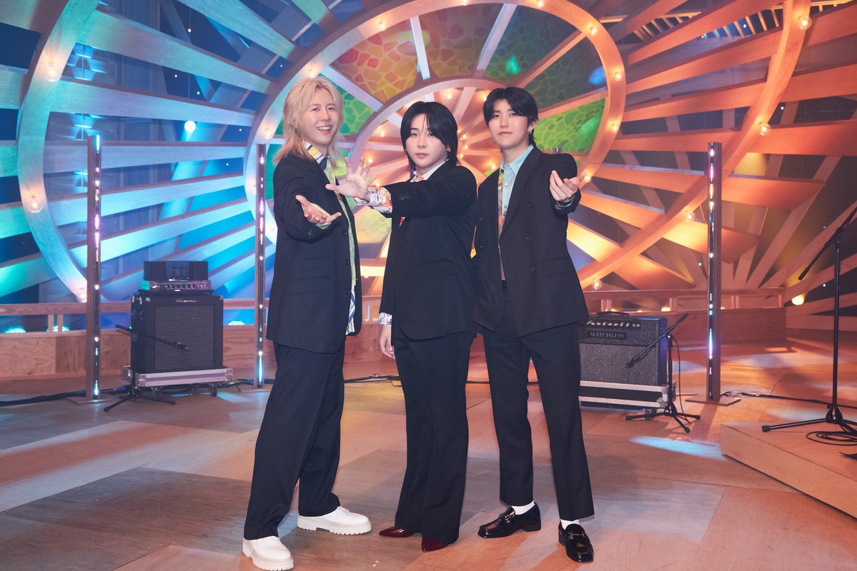 AORINGOHUZIN's tweet image. 📢お茶の間の皆さん！
宿題は済ませましたか？
お風呂は済ませましたか？
テレビの前に集合です📺
⁡
いよいよこの後、20:55から
TBS系「テレビ×ミセス」が放送となります❎
⁡
今週はバラエティ企画に加え、
名門女子高で"スターの原石"探し！
⁡
ライブ×ミセスでは「StaRt」を披露します🎤