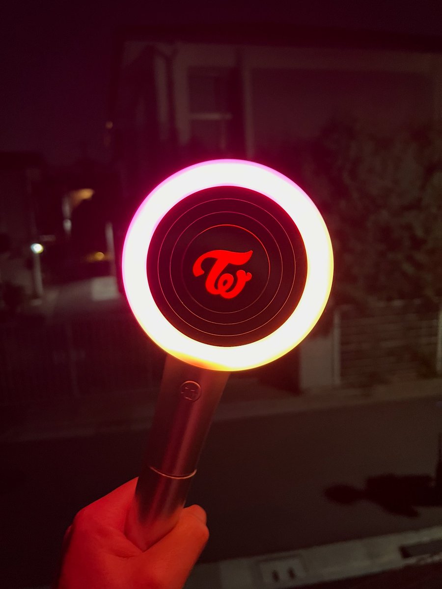 中古で安かったので、ついにTWICEのキャンディー棒（という名のペン