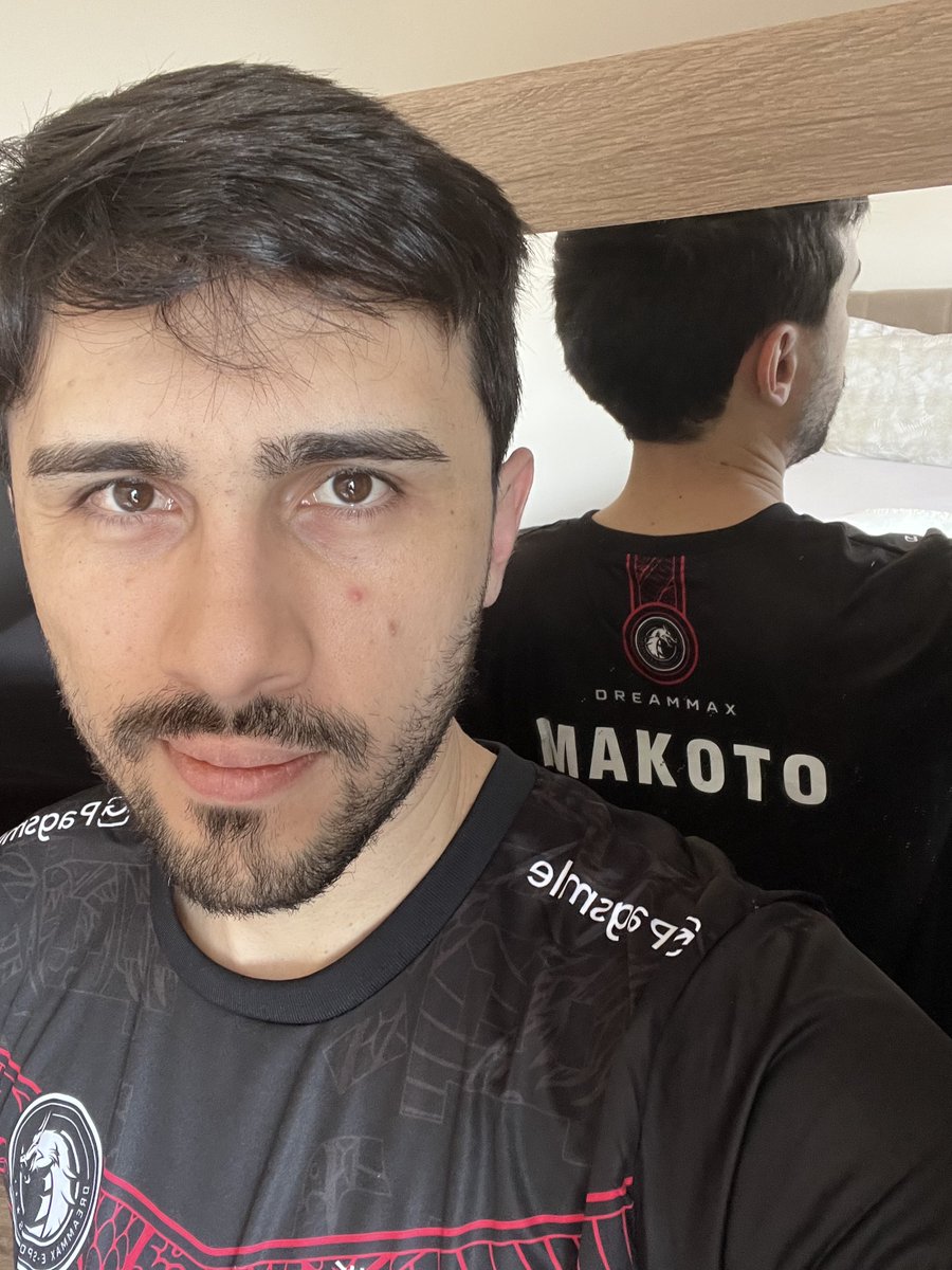 Makoto_x3 tweet media