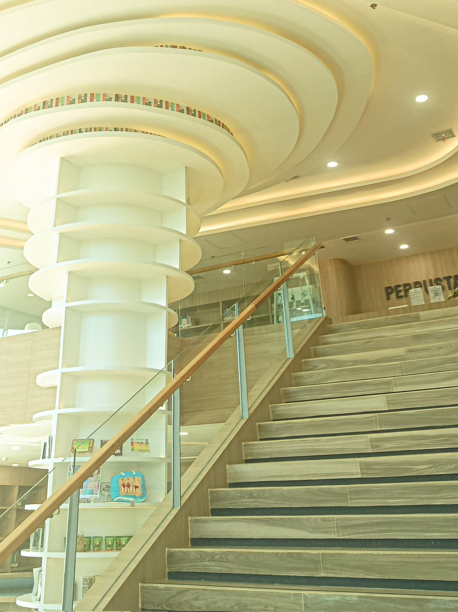 yogaa calon pustakawan²⁴🐈 tweet media